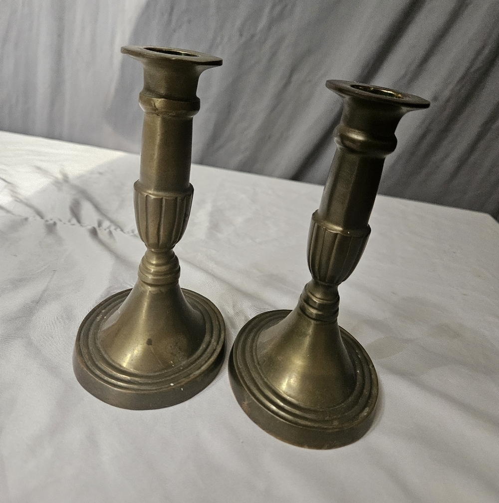 Vintage Set Of 2 Brass Candle Holders Elegant Antique Weighted Base India - Picture 1 of 9